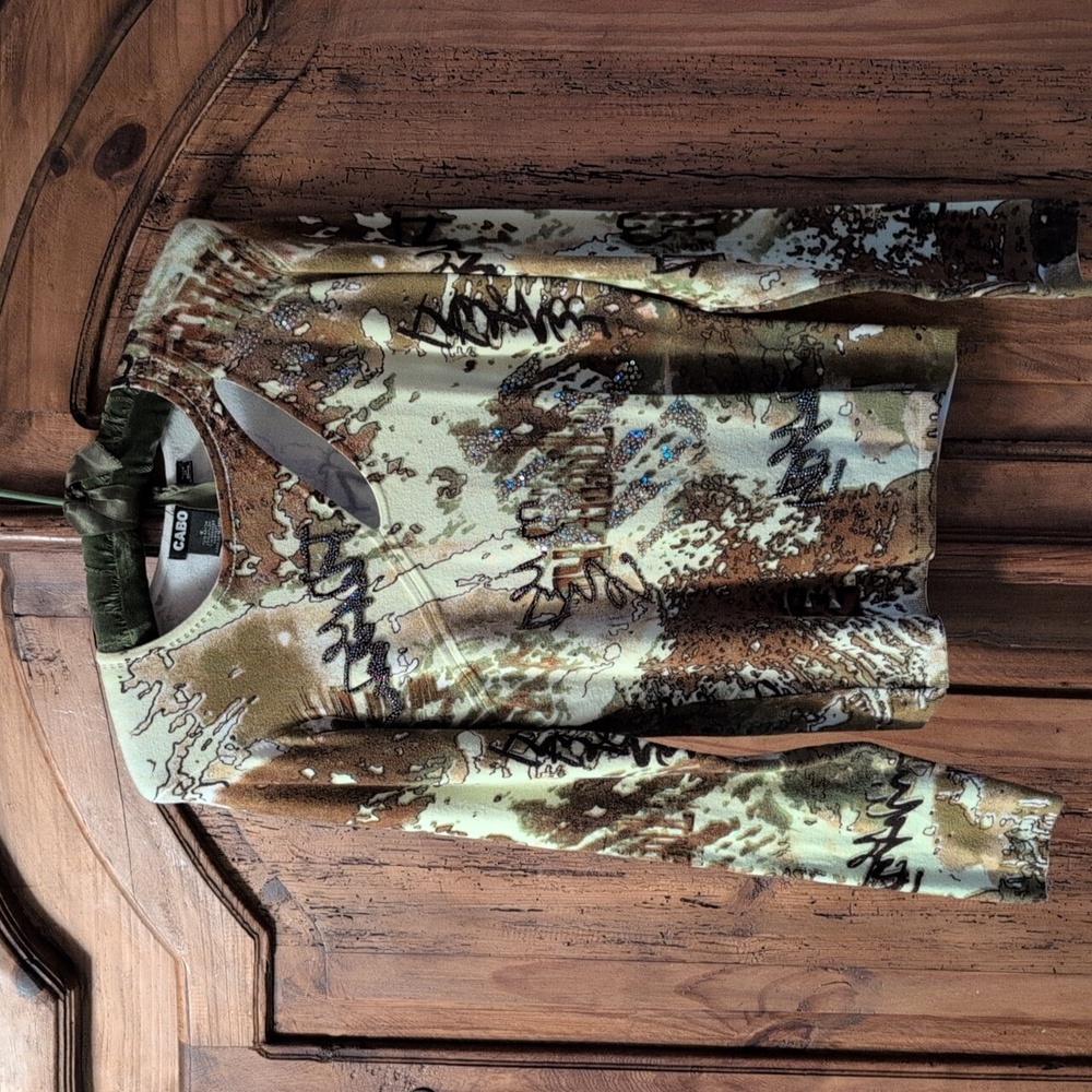 Beautiful light sweater that goes with anything